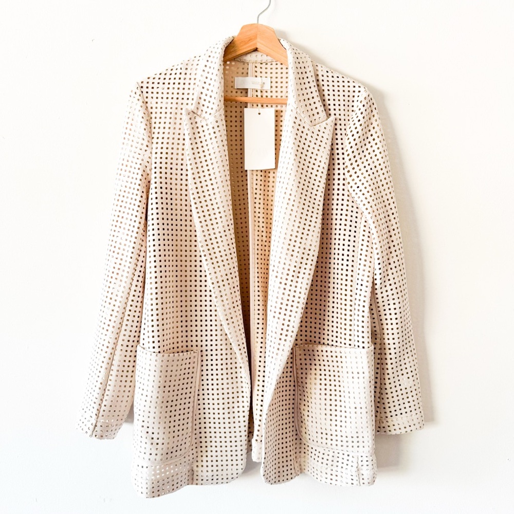 Zara Women's Faux Suede Eyelet Blazer and Shorts Set Size Medium - Picture 6 of 16